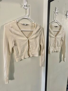 Zara Ivory Cropped V-Neck Button-Up Cardigan